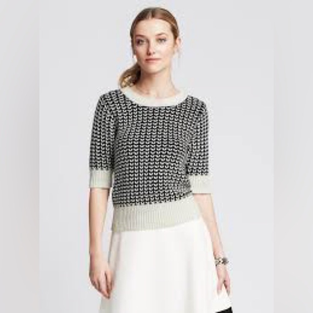 Banana Republic Heart Patterend Sweater. XS